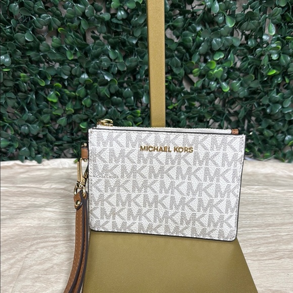 MICHEAL KORS Small Logo Coin Wristlet - Picture 2 of 5